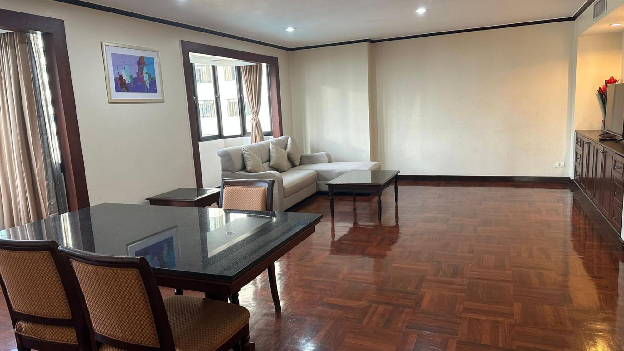 Affordable Serviced Apartments In Nana Omni Tower - Prime Sukhumvit Location Bangkok Extérieur photo