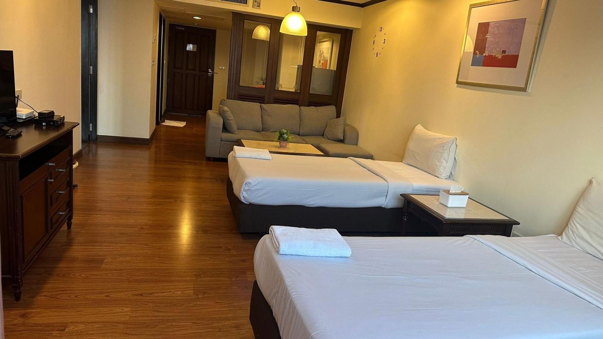 Affordable Serviced Apartments In Nana Omni Tower - Prime Sukhumvit Location Bangkok Extérieur photo