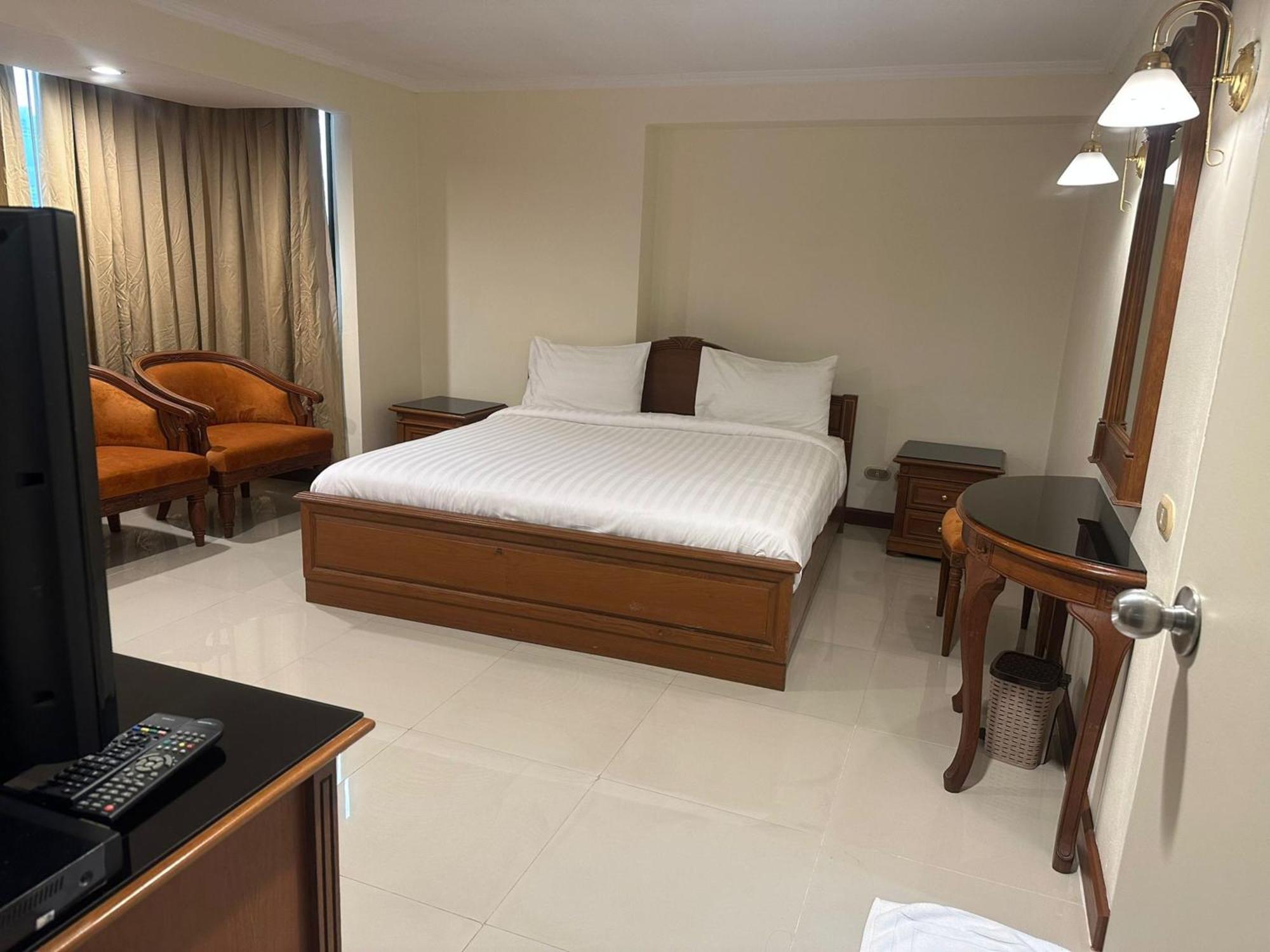 Affordable Serviced Apartments In Nana Omni Tower - Prime Sukhumvit Location Bangkok Extérieur photo