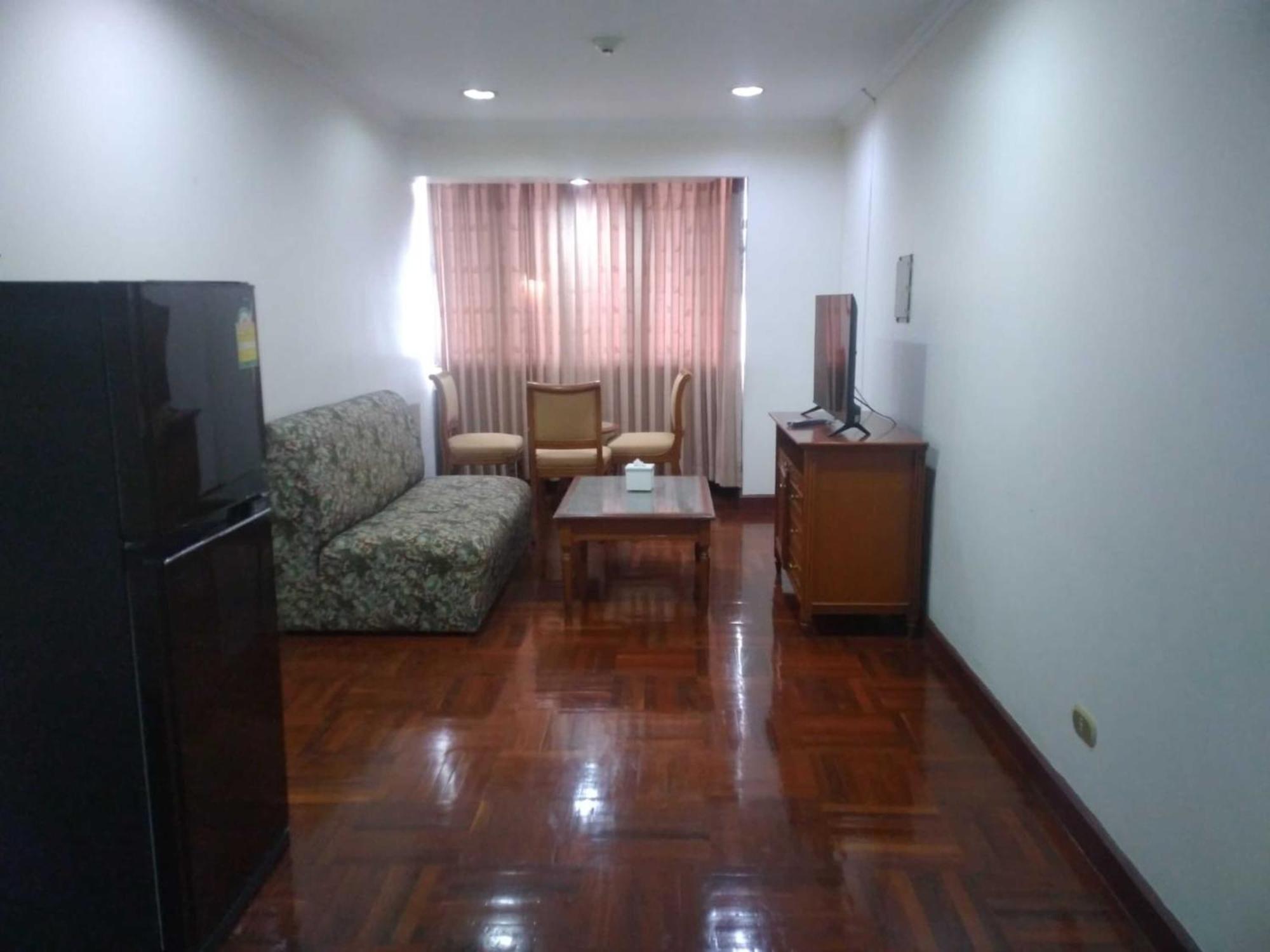 Affordable Serviced Apartments In Nana Omni Tower - Prime Sukhumvit Location Bangkok Extérieur photo