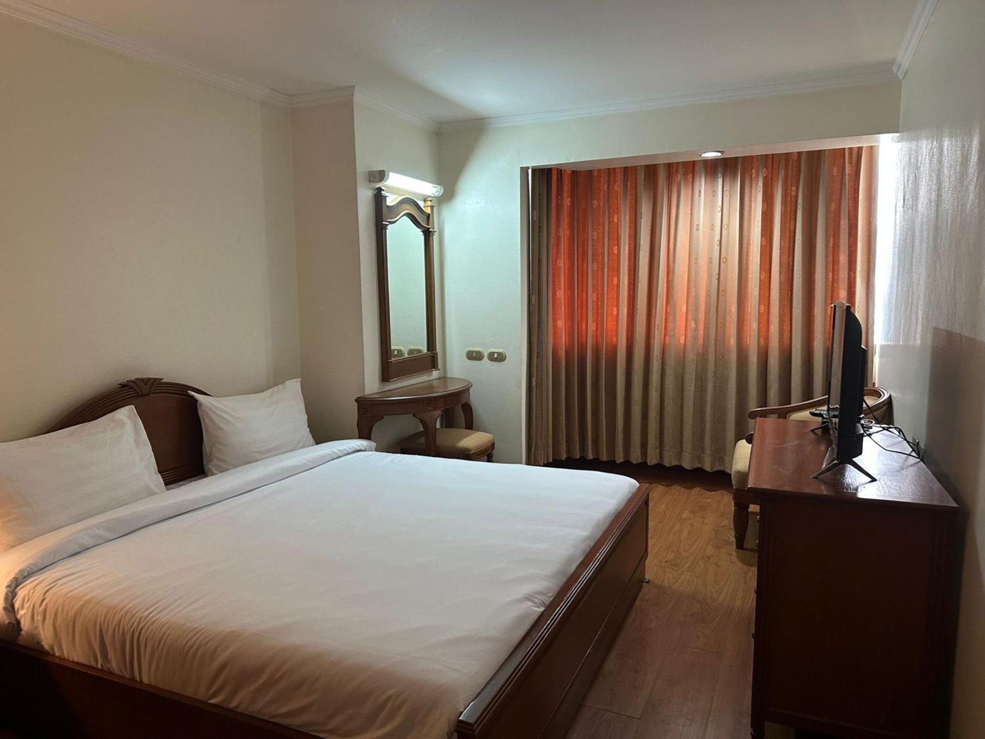Affordable Serviced Apartments In Nana Omni Tower - Prime Sukhumvit Location Bangkok Extérieur photo