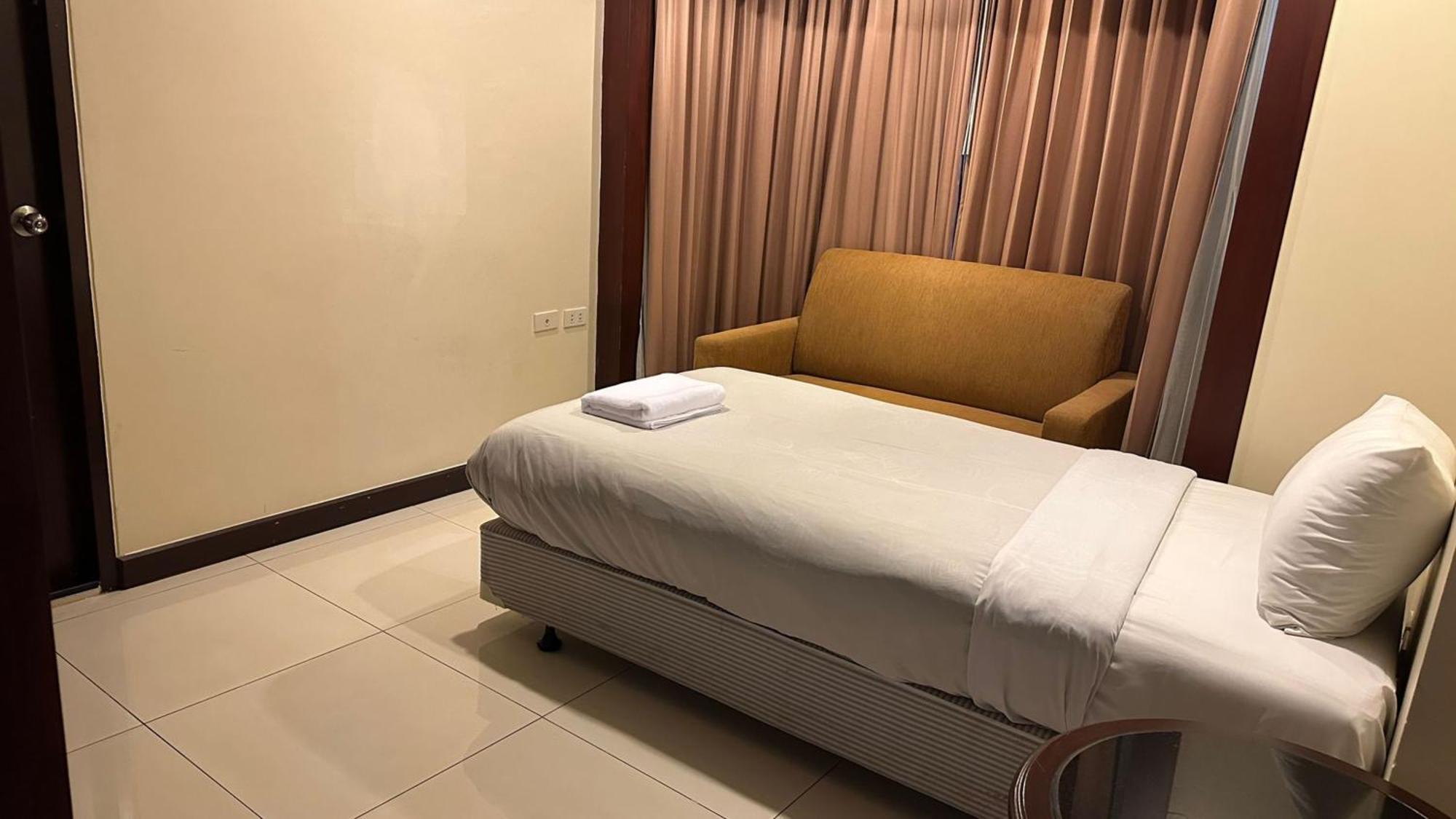 Affordable Serviced Apartments In Nana Omni Tower - Prime Sukhumvit Location Bangkok Extérieur photo