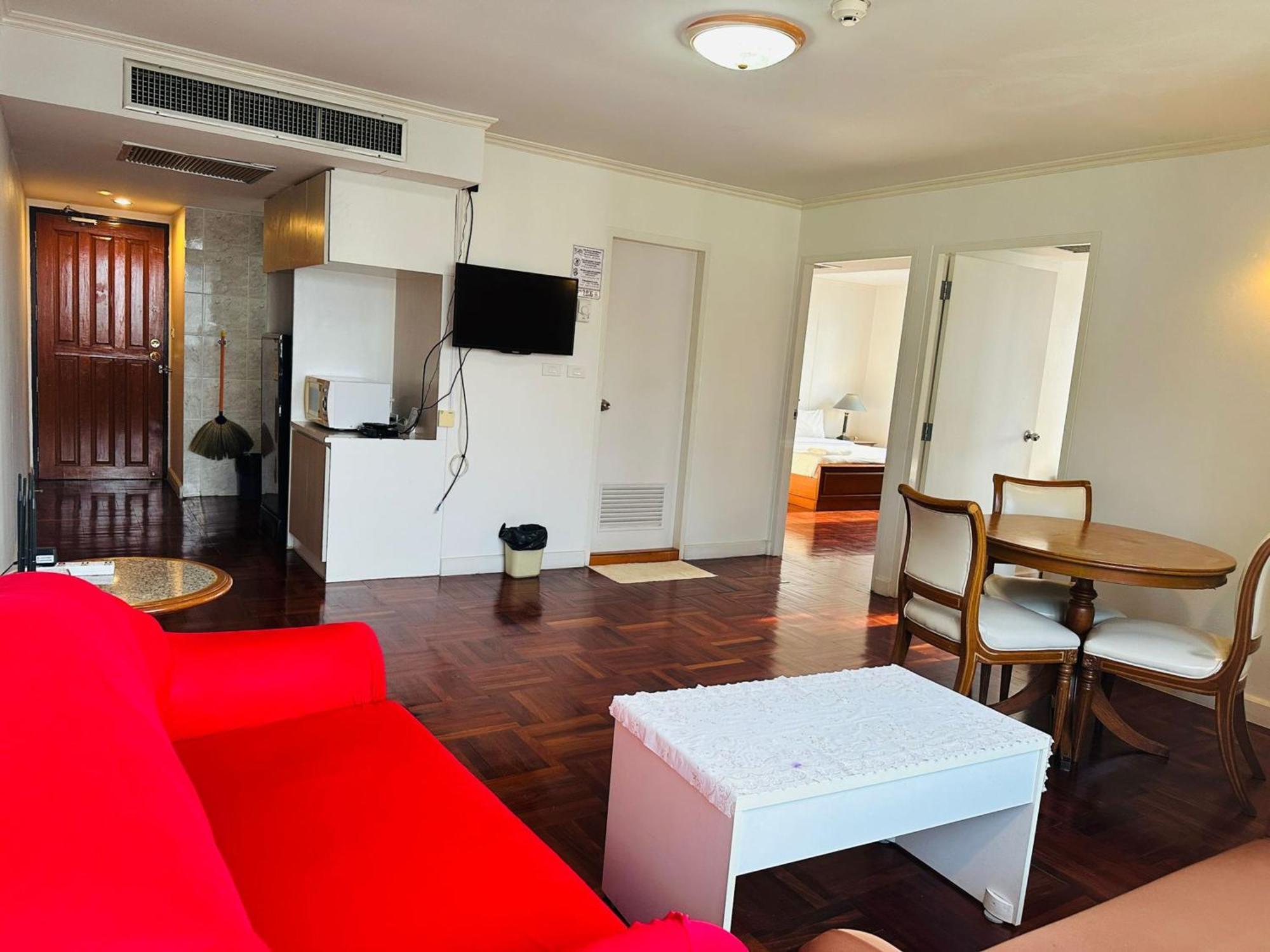 Affordable Serviced Apartments In Nana Omni Tower - Prime Sukhumvit Location Bangkok Extérieur photo