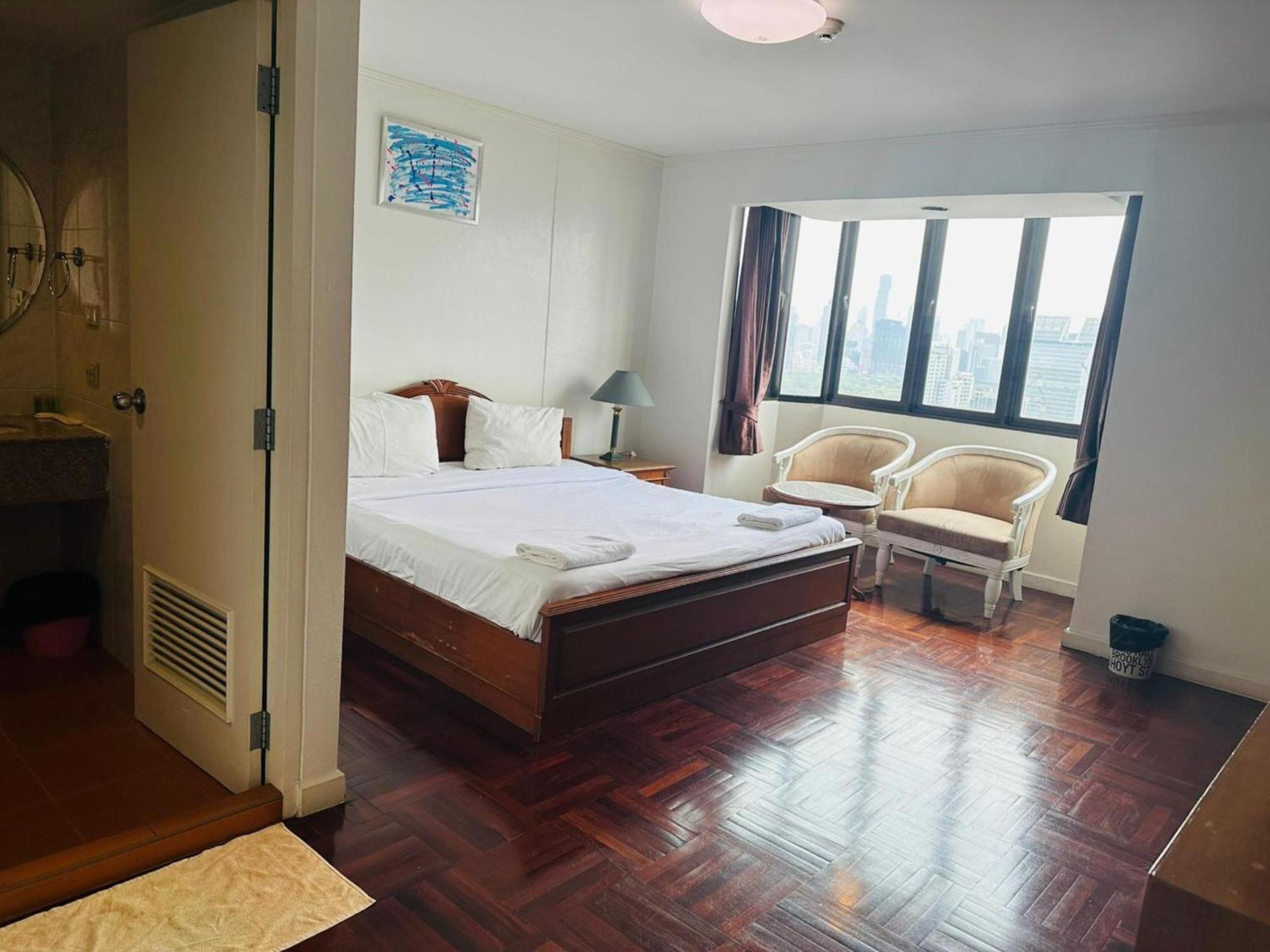 Affordable Serviced Apartments In Nana Omni Tower - Prime Sukhumvit Location Bangkok Extérieur photo