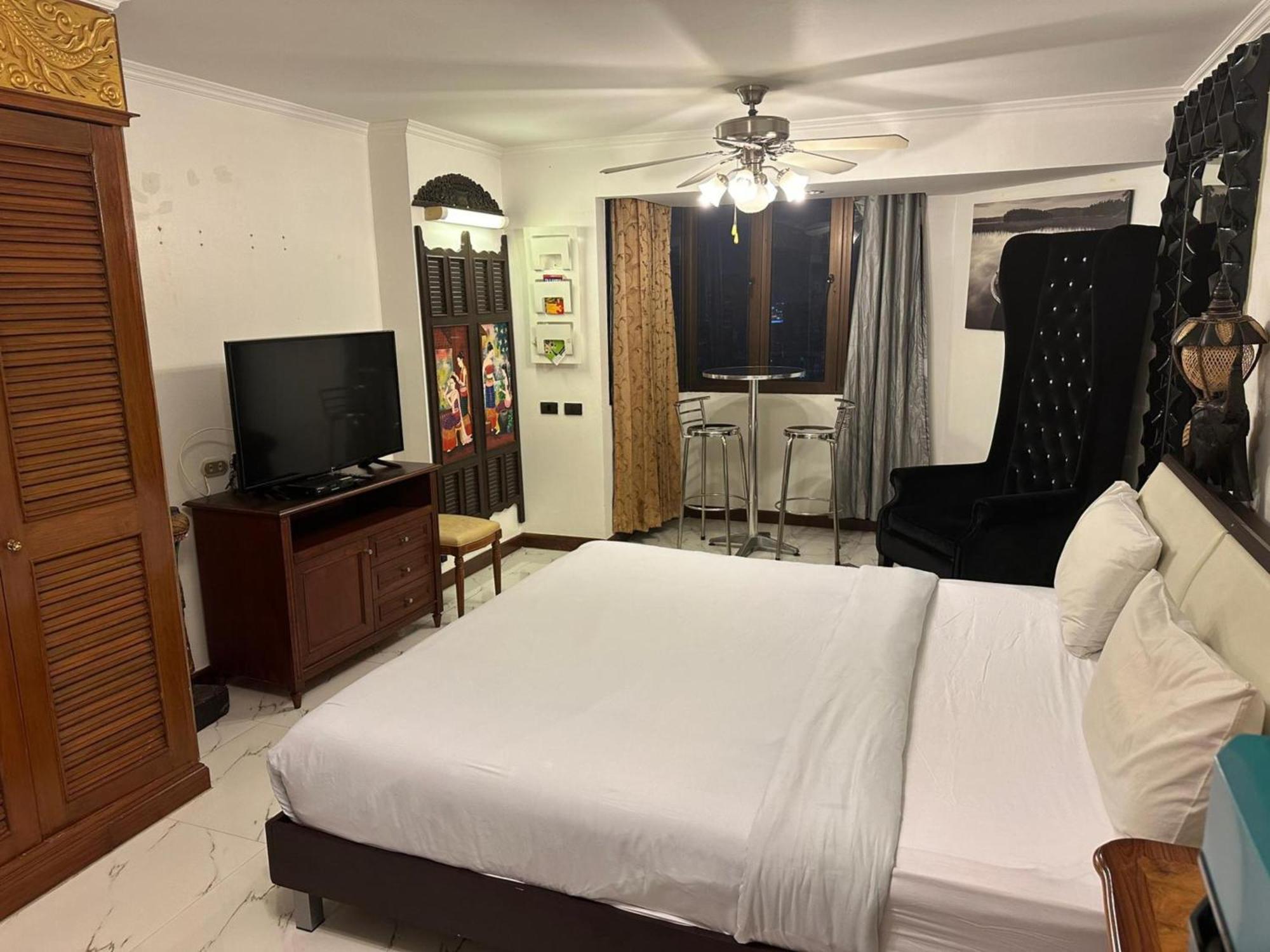 Affordable Serviced Apartments In Nana Omni Tower - Prime Sukhumvit Location Bangkok Extérieur photo