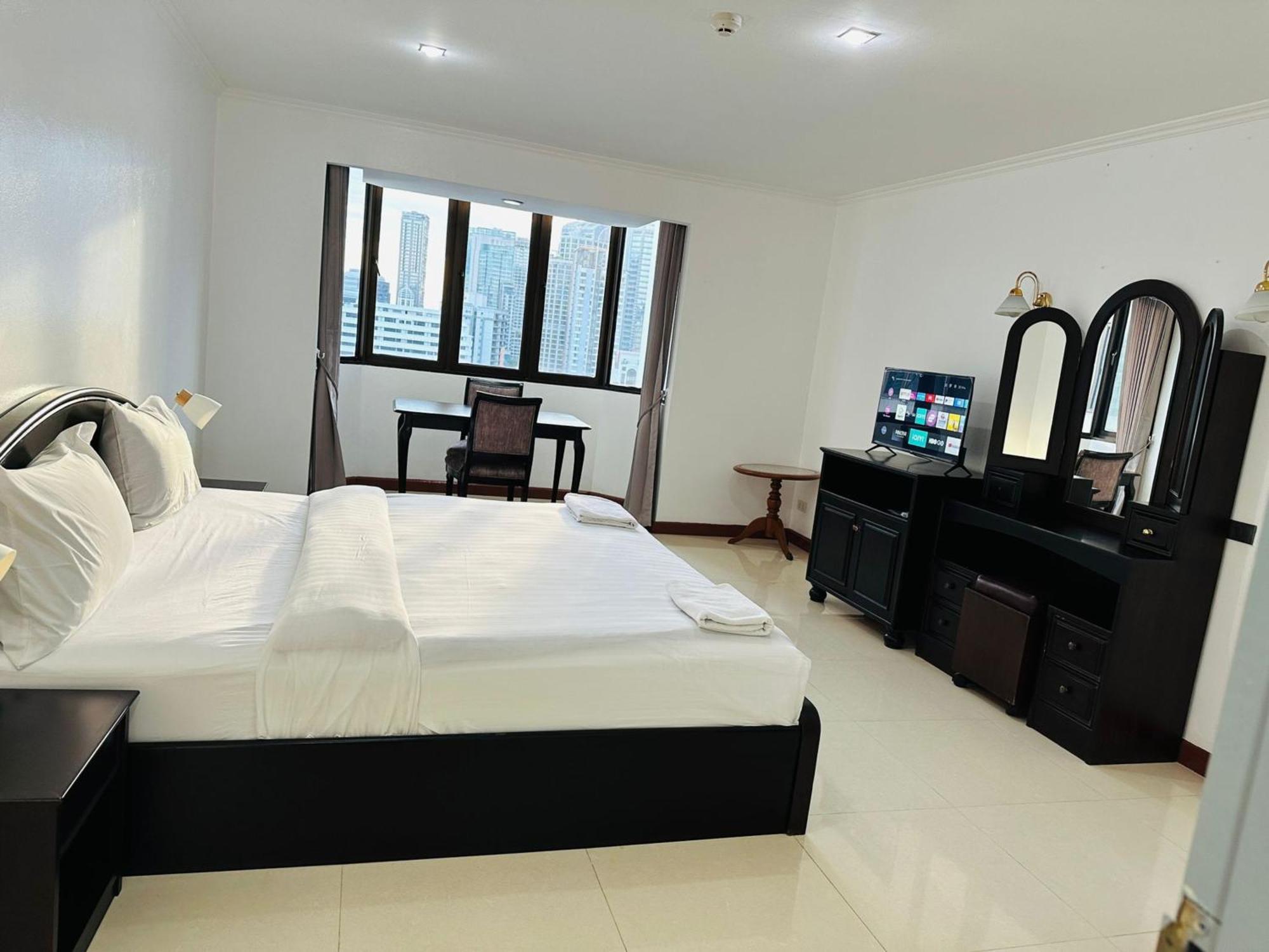 Affordable Serviced Apartments In Nana Omni Tower - Prime Sukhumvit Location Bangkok Extérieur photo