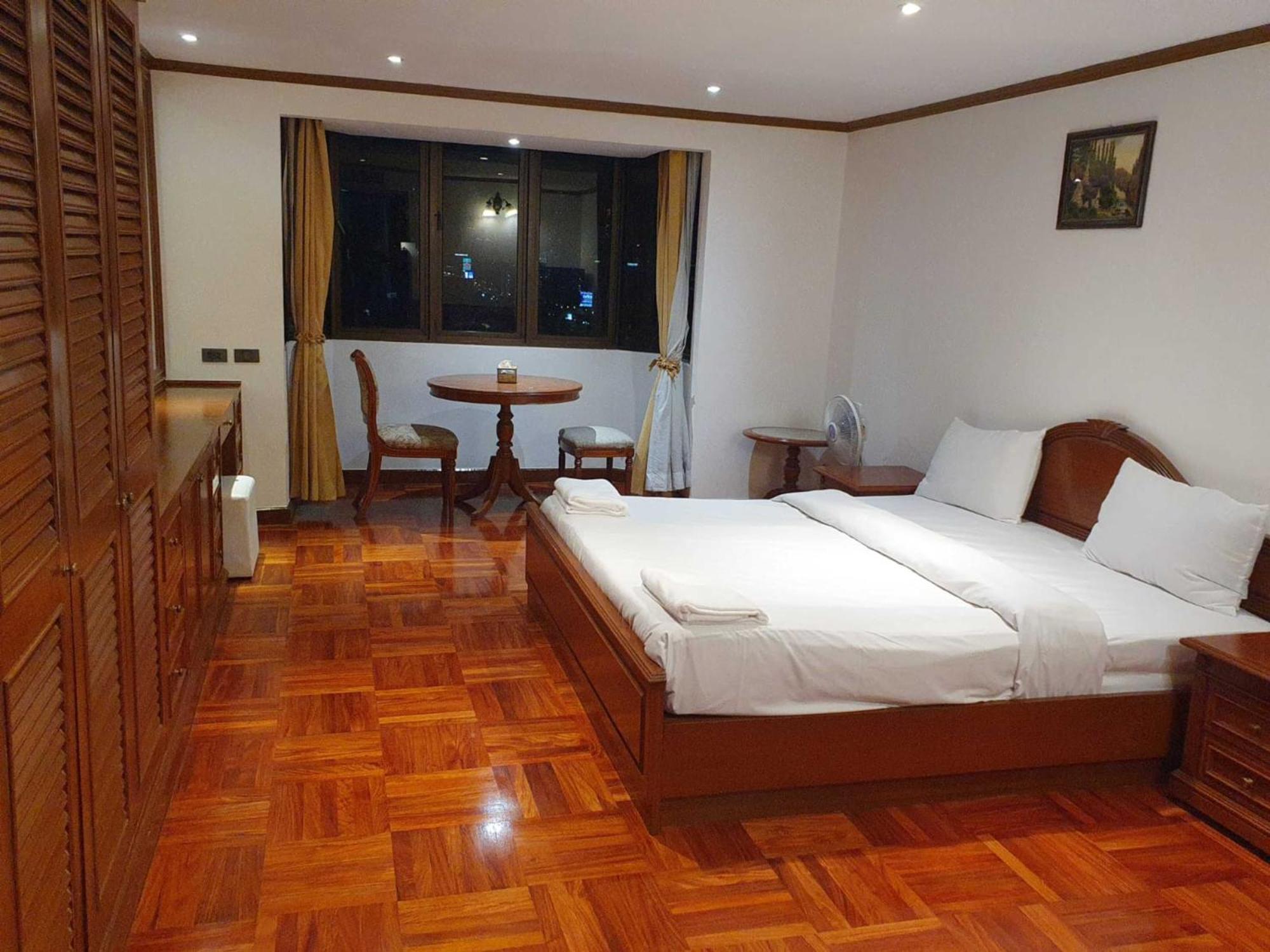 Affordable Serviced Apartments In Nana Omni Tower - Prime Sukhumvit Location Bangkok Extérieur photo