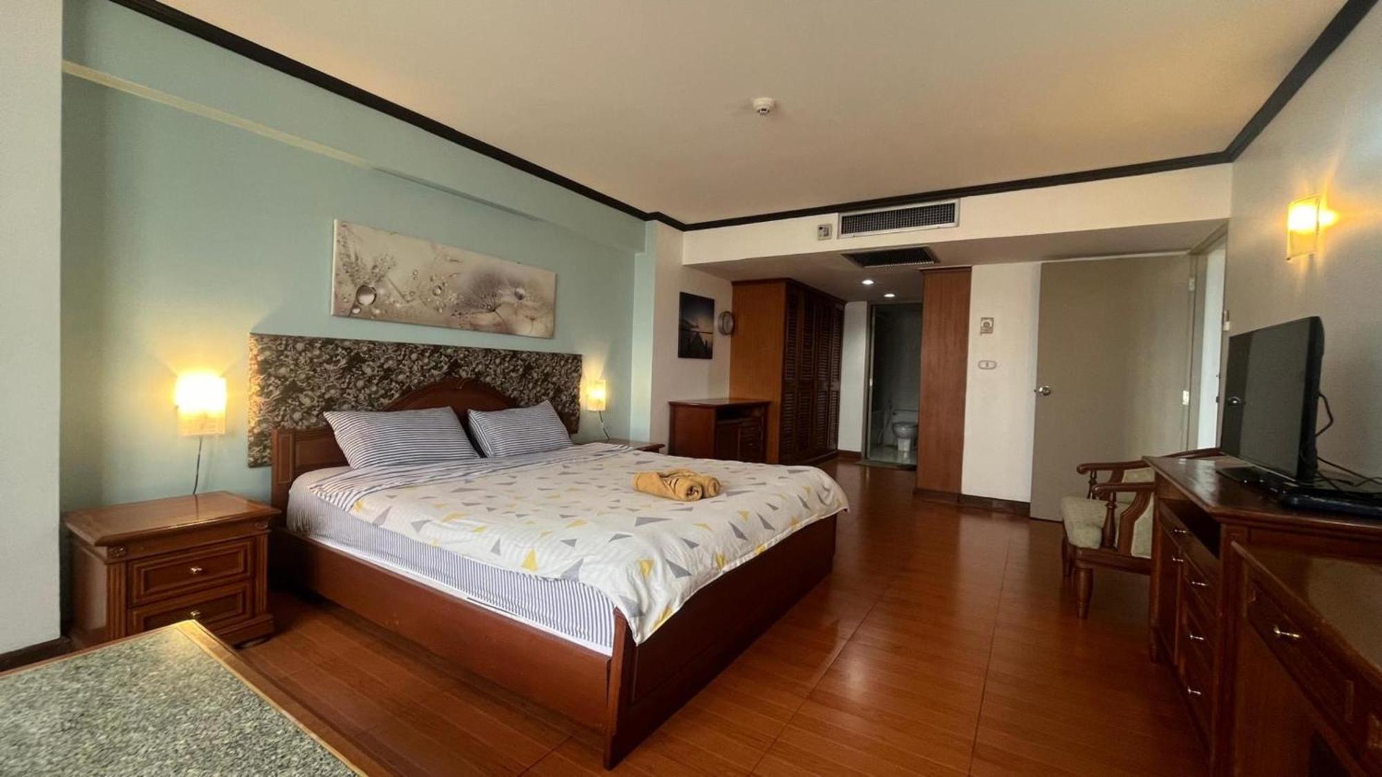 Affordable Serviced Apartments In Nana Omni Tower - Prime Sukhumvit Location Bangkok Extérieur photo