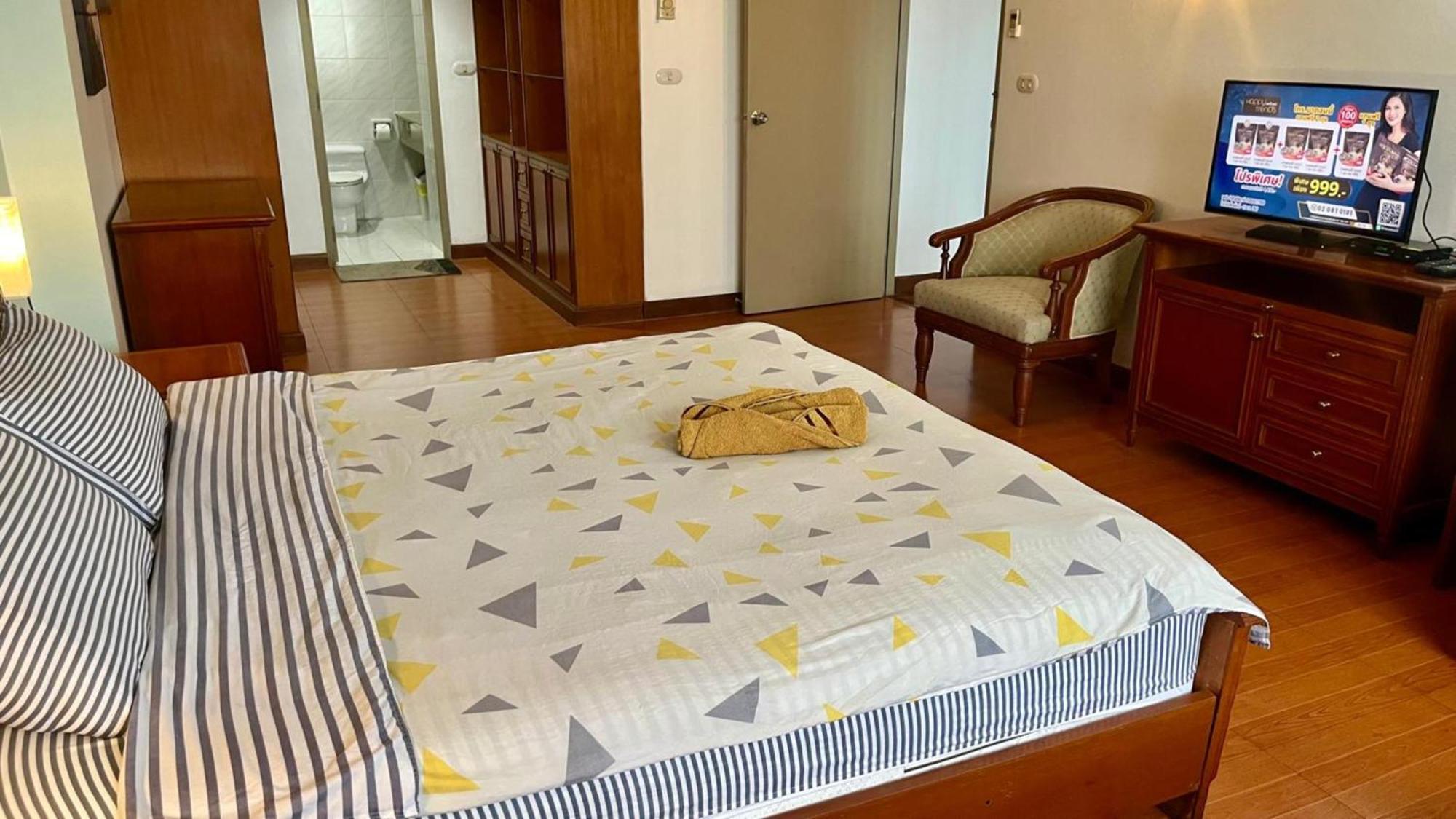 Affordable Serviced Apartments In Nana Omni Tower - Prime Sukhumvit Location Bangkok Extérieur photo