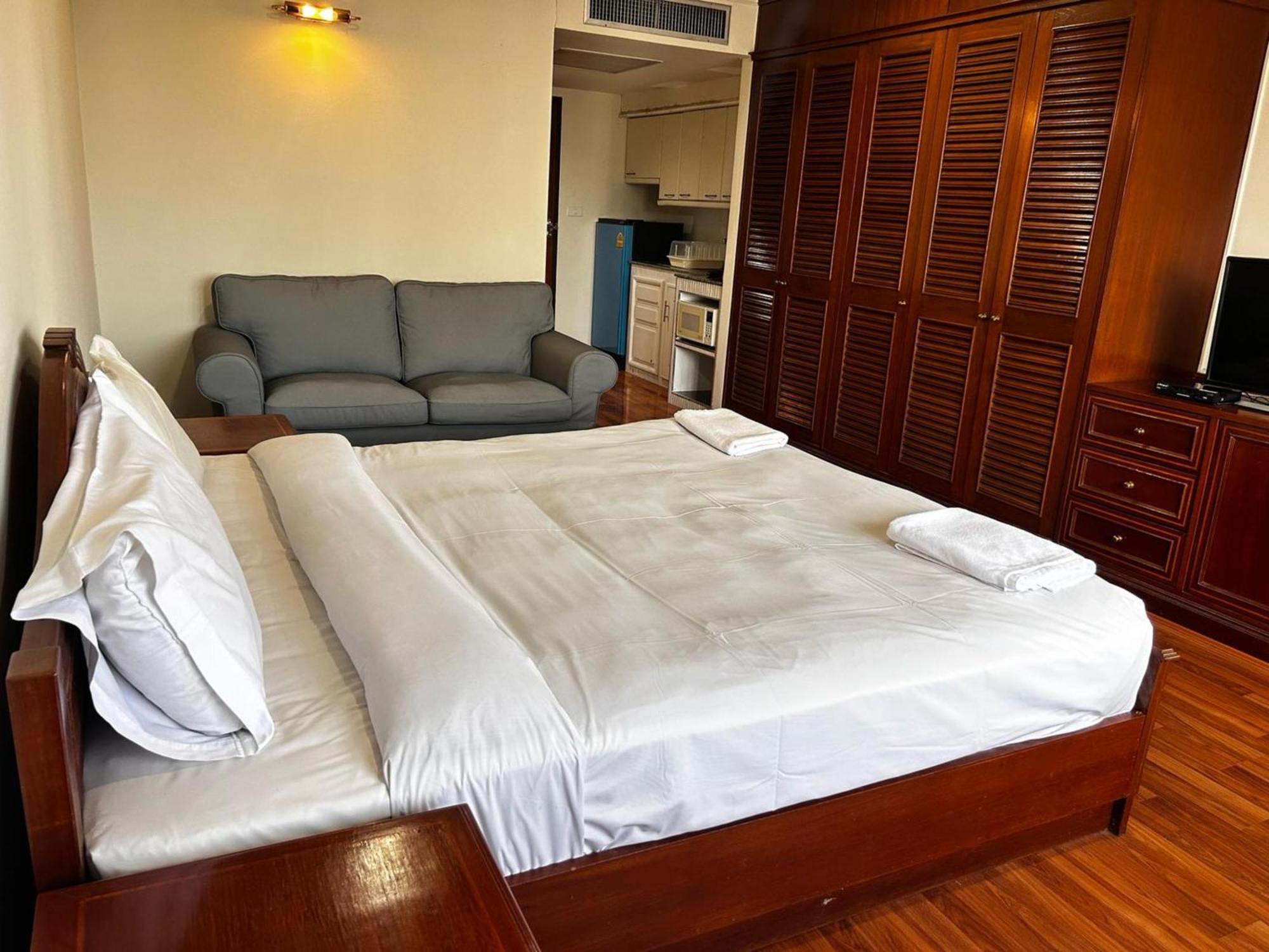Affordable Serviced Apartments In Nana Omni Tower - Prime Sukhumvit Location Bangkok Extérieur photo