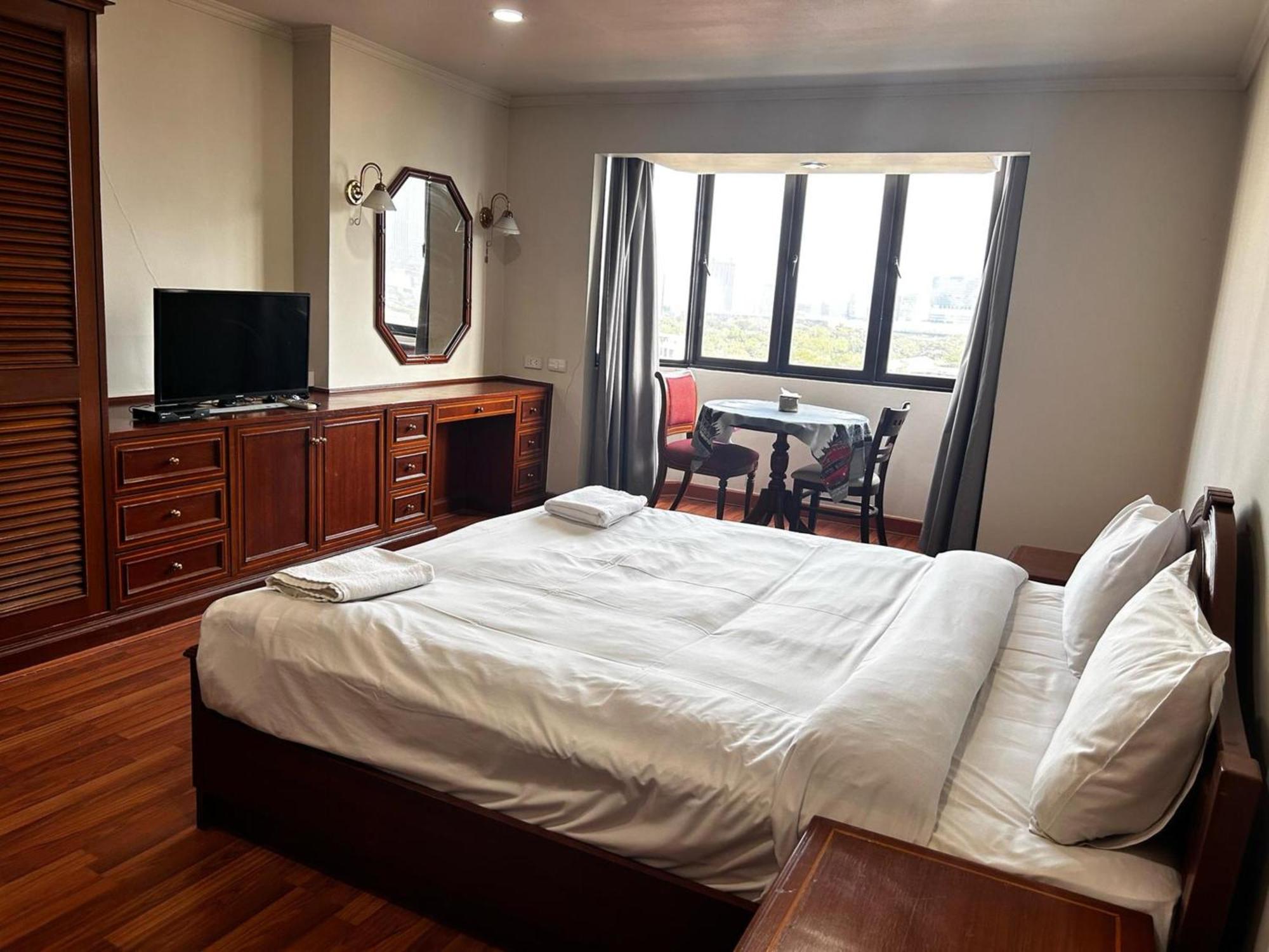 Affordable Serviced Apartments In Nana Omni Tower - Prime Sukhumvit Location Bangkok Extérieur photo